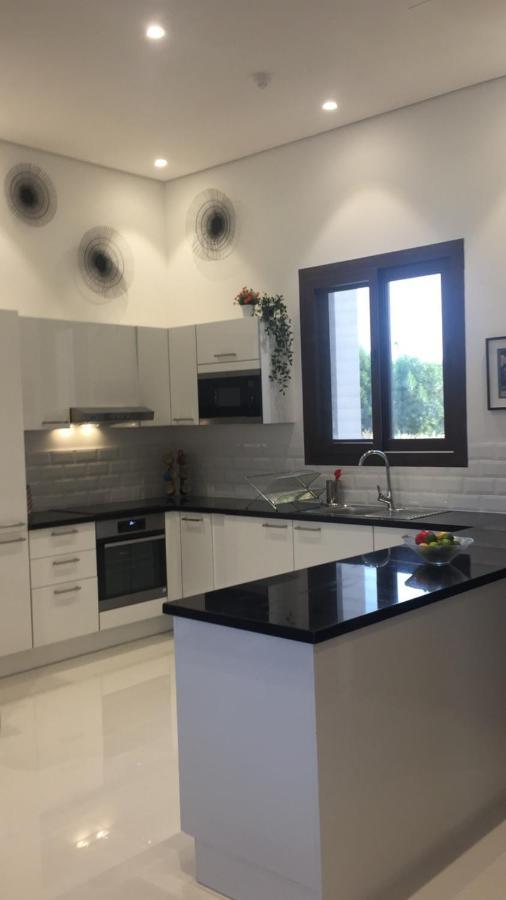 Luxury Suite - Amazing Views & Lovely Garden Салалах Екстериор снимка